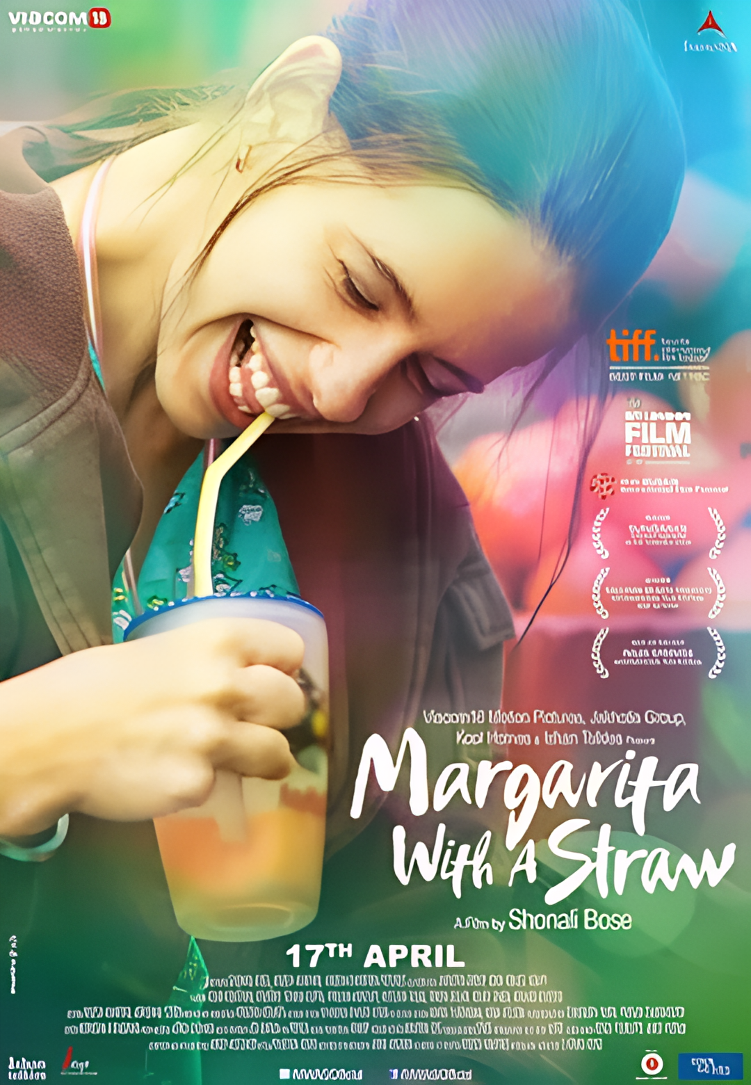 带吸管的玛格丽塔